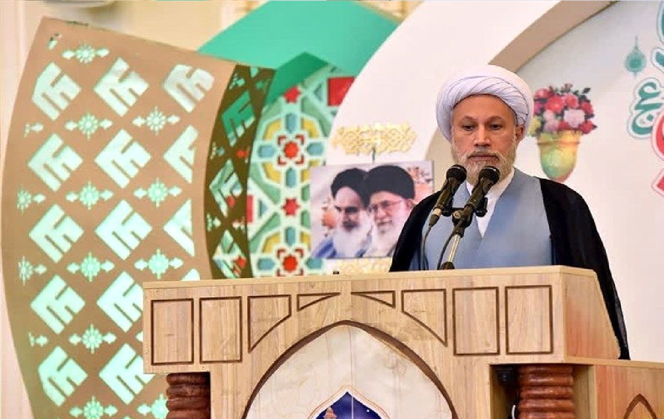 درخواست امام جمعه شیراز از مردم برای عبور از فتنه‌های گمراه‌کننده دشمن