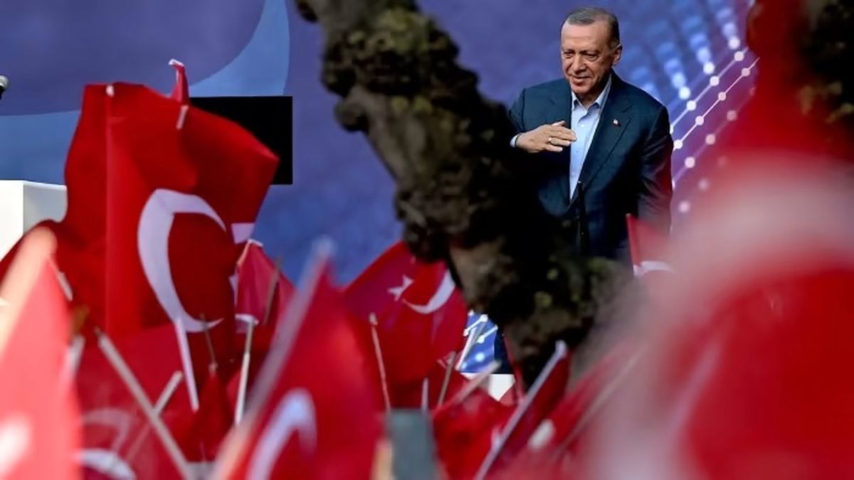 توئیت اردوغان پس از پایان رای گیری در ترکیه/ از اراده ملت محافظت می کنیم!