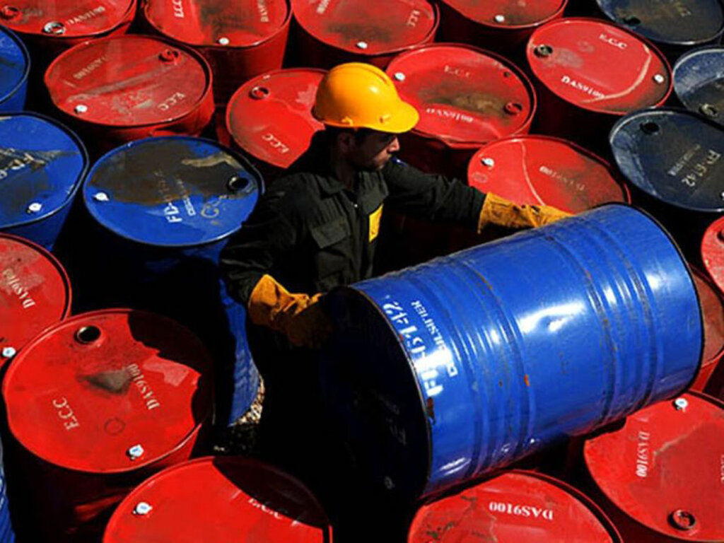 ریزش قیمت نفت در بازار جهانی 