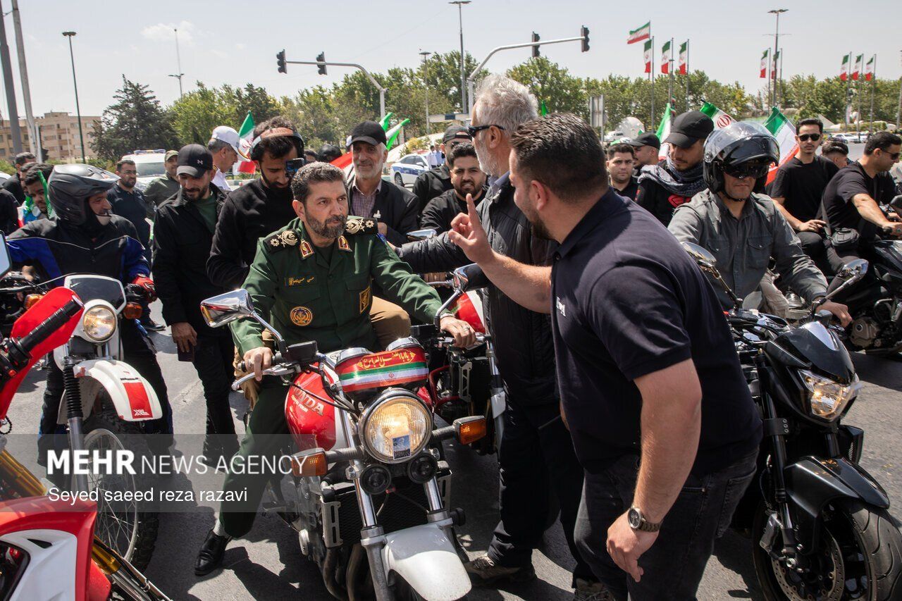 فرمانده ارشد سپاه سوار بر موتور در رژه موتور سواران جان‌فدا + تصاویر
