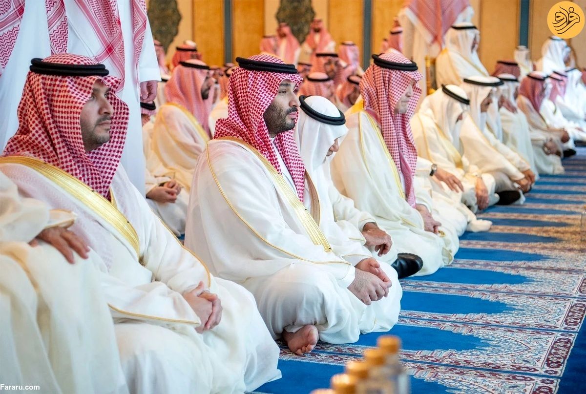 تصویر پربازدید و خبرساز از پادشاه عربستان در نماز عید فطر