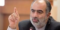 حسام الدین آشنا: با بستن اینترنت مردم را به استقبال از اینترنشنال می فرستید