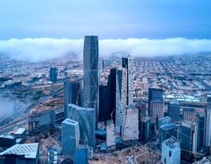 ژئوپلتیک یا ژئواکونومیک؛ جنگ، معاملات خلیج فارس را هوا می‌کند؟ | سرمایه‌گذاری در فناوری و هوش مصنوعی در میانه بحران