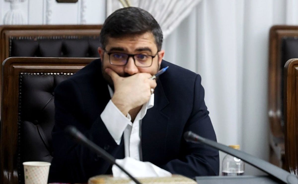 سقاب اصفهانی: کار حکمران تغییر سیاست هاست نه بازی در میدان + فیلم