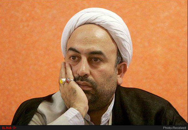 انتقاد توئیتری زائری و سردبیر سابق کیهان از تفاوت حکم طبری و سلطان سکه