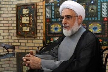 منتجب نیا: مردم نباید مهار شوند؛ باید آزاد باشند/ در گذشته برخی اغتشاشات توسط مامورین انجام اما به پای مردم نوشته شد