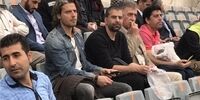 کارگردان مشهور سینما در میان تماشاگران پرسپولیس +عکس