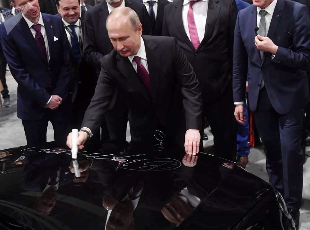 مراسم افتتاح کارخانه مرسدس بنز در روسیه با حضور پوتین