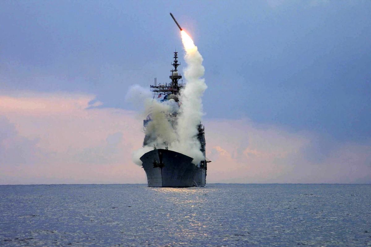 قدرت‌نمایی موشک‌های دریایی ارتش در رزمایش ذوالفقار ۹۹