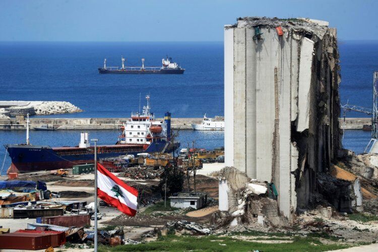 احضار نخست وزیر پیشین لبنان در ارتباط با انفجار بیروت
