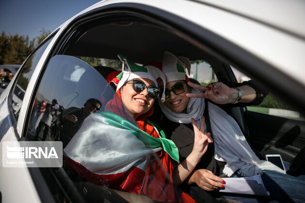 منتخب تصاویر نخستین حضور قانونی زنان ایرانی در ورزشگاه آزادی