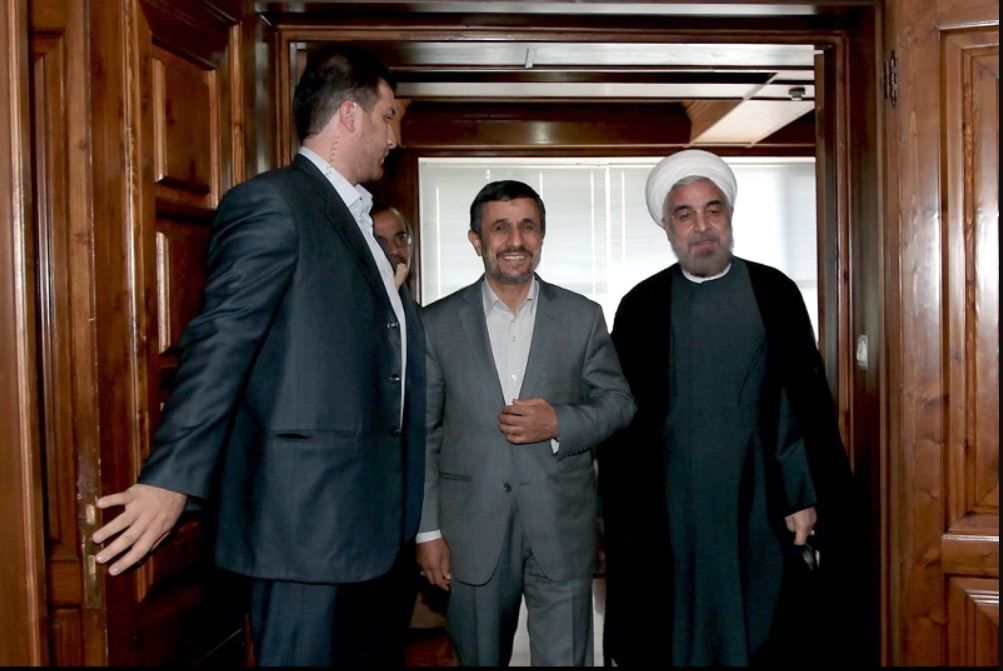 رمزگشایی رسانه ها از سکوت احمدی نژاد و قمارِ سیاسی روحانی 