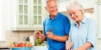 توصیه‌های مهم تغذیه‌ای برای بعد از ۵۰ سالگی