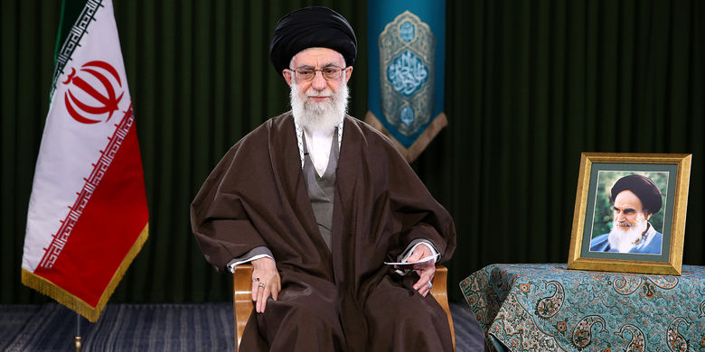 رهبر معظم انقلاب سال ۱۳۹۷ را سال «حمایت از کالای ایرانی» نامگذاری کردند
