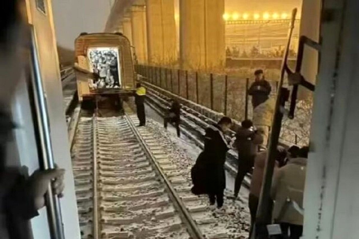 جزئیات حادثه در متروی پکن/ ۱۰۲ نفر دچار شکستگی شدند