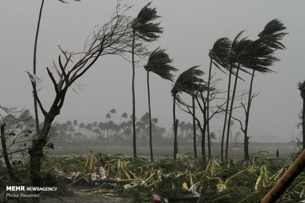 تصاویر طوفان فانی در خلیج بنگال