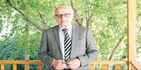 مصدق اصلاح‌طلب بود، فاطمی برانداز!