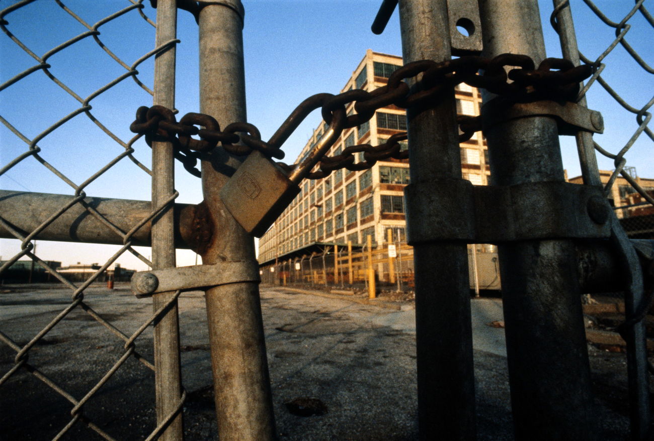 کاهش تولیدات صنعتی در میان‌مدت/ صنعت از رکود خارج می‌شود یا خیر؟