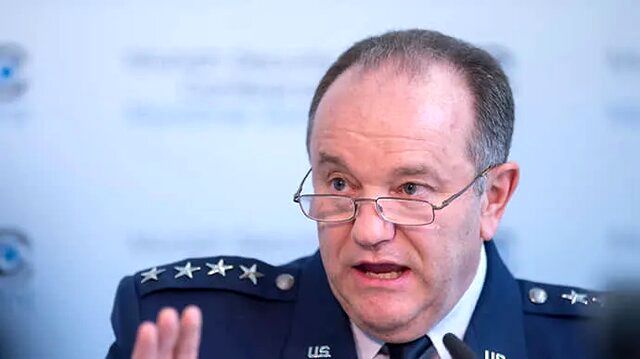 اعتراف ژنرال آمریکایی به ترس از پوتین/ چرا پرواز با جنگنده‌های اف 16 به اوکراینی‌ها آموزش داده نمی‌شود؟ 