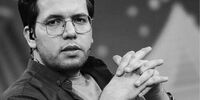 رفتار قابل تأمل مجری اعجوبه‌ها در تشییع همسر و فرزندش