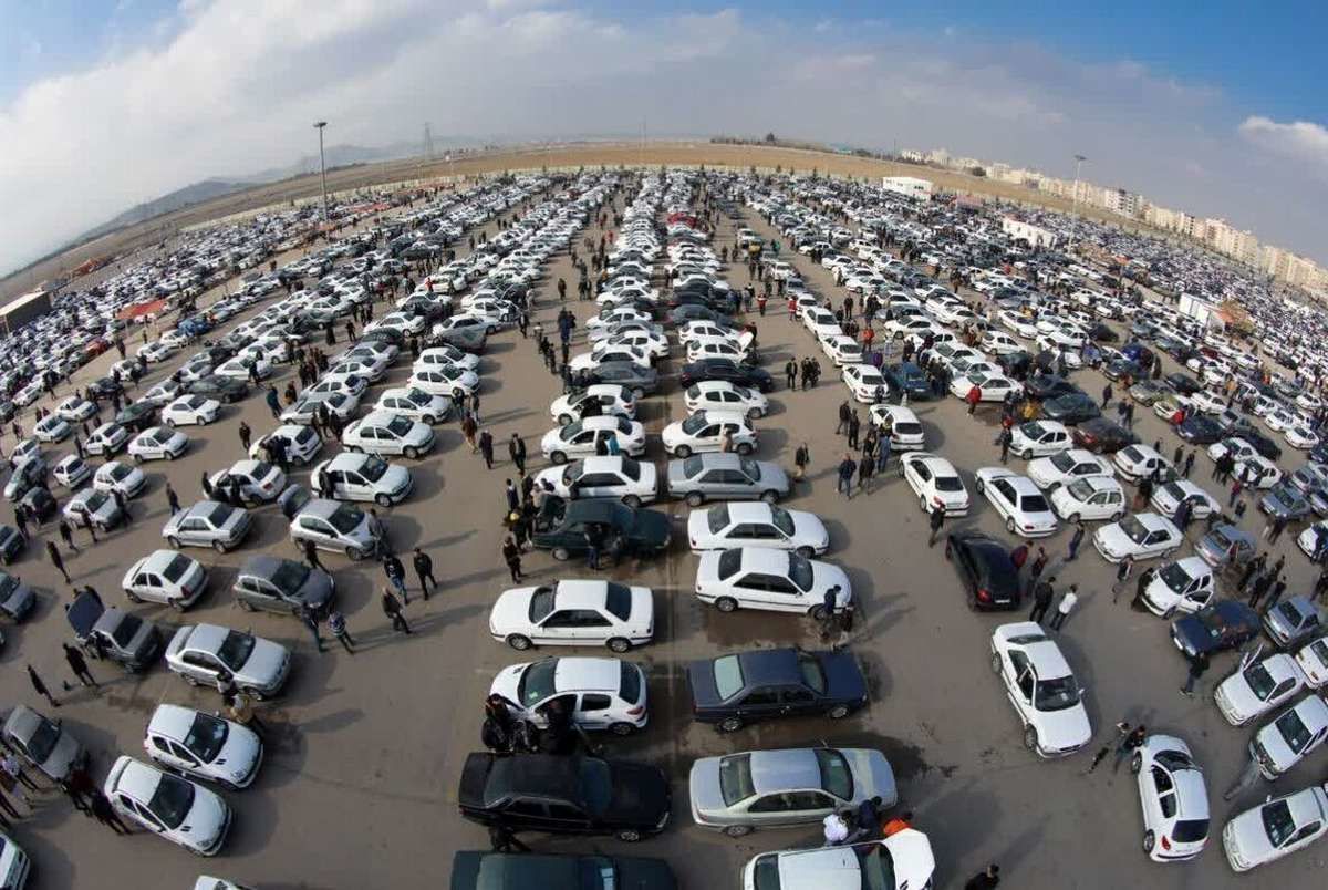 قیمت خودرو در بازار آزاد امروز + جدول