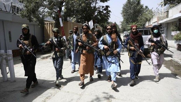 دختران بالای 12 از تحصیل منع شدند/ طالبان، خانه به خانه به دنبال کارمندان سابق دولت/ سازمان ملل هشدار داد