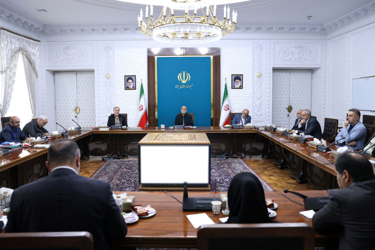 پزشکیان: گام اساسی در مبارزه با موادمخدر، برخورد با عرضه غیرقانونی و آگاهیسازی است