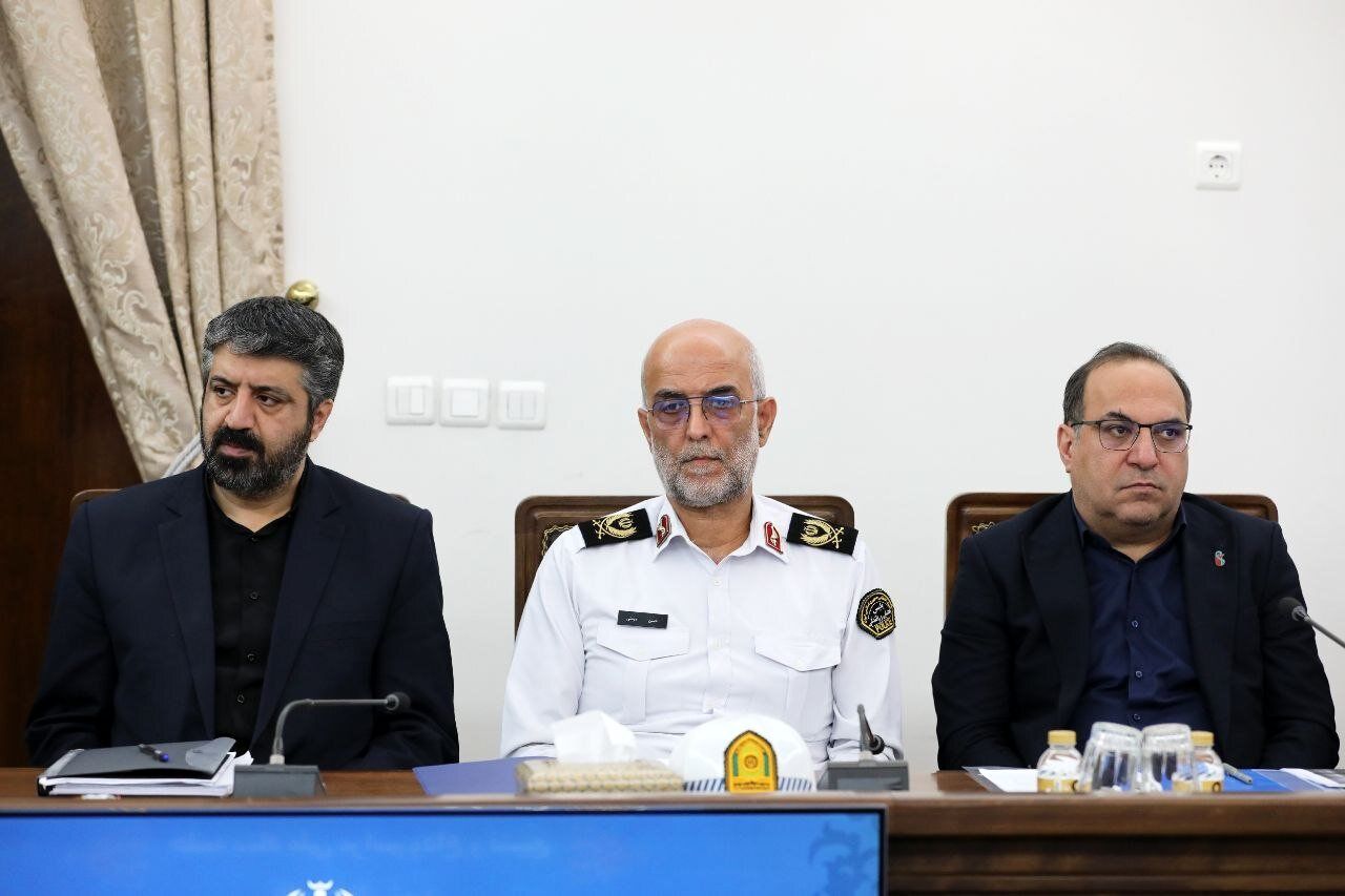 جلسه ستاد ملی مراسم تشییع پیکر رهبر شهید انقلاب/ زاکانی هم نشین عارف شد+ تصاویر
