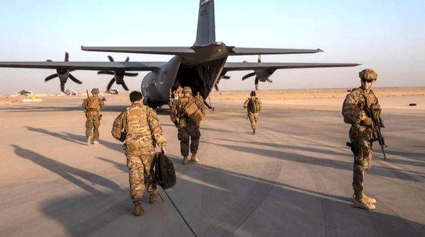 آمریکا تجهیزات خود را از پایگاه العدید قطر خارج کرد