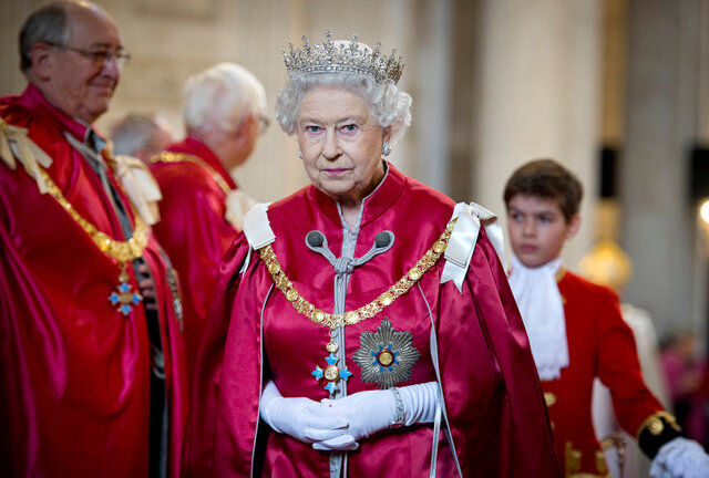 ماجرای خشم ملکه الیزابت در روزنامه ها