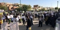 تجمع مردان مقابل مجلس برای کاهش میزان مهریه/ قوانین فمنیسم نمی‌خواهیم+ عکس