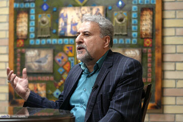 کنایه سنگین فلاحت پیشه به نمایندگان مجلس؛ فضای ذهنی برخی مسئولان با بدبختی های مردم متفاوت است