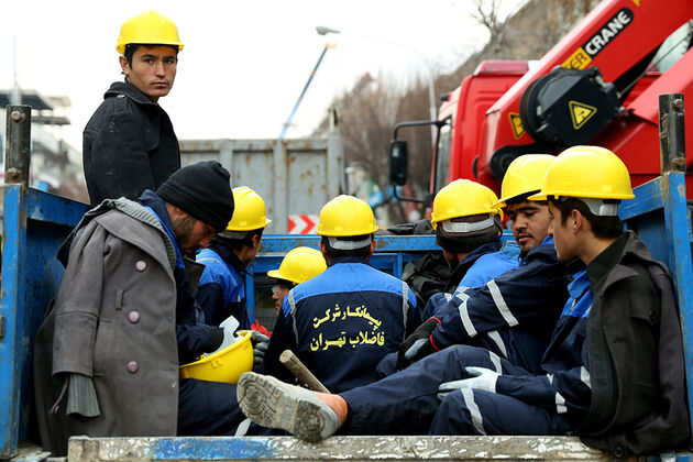 تلاش شبانه روزی امدادگران در ویرانه پلاسکو