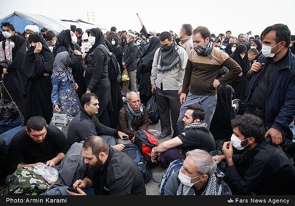 زائران اربعین در مرز مهران