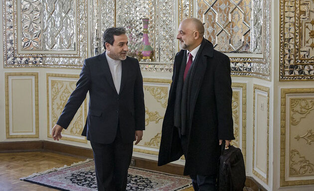 چهره عبوس عراقچی در دیدار با همتای لهستانی