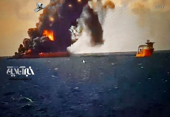 عکس هایی از آخرین دقایق نفتکش سانچی پیش از غرق کامل + عکس
