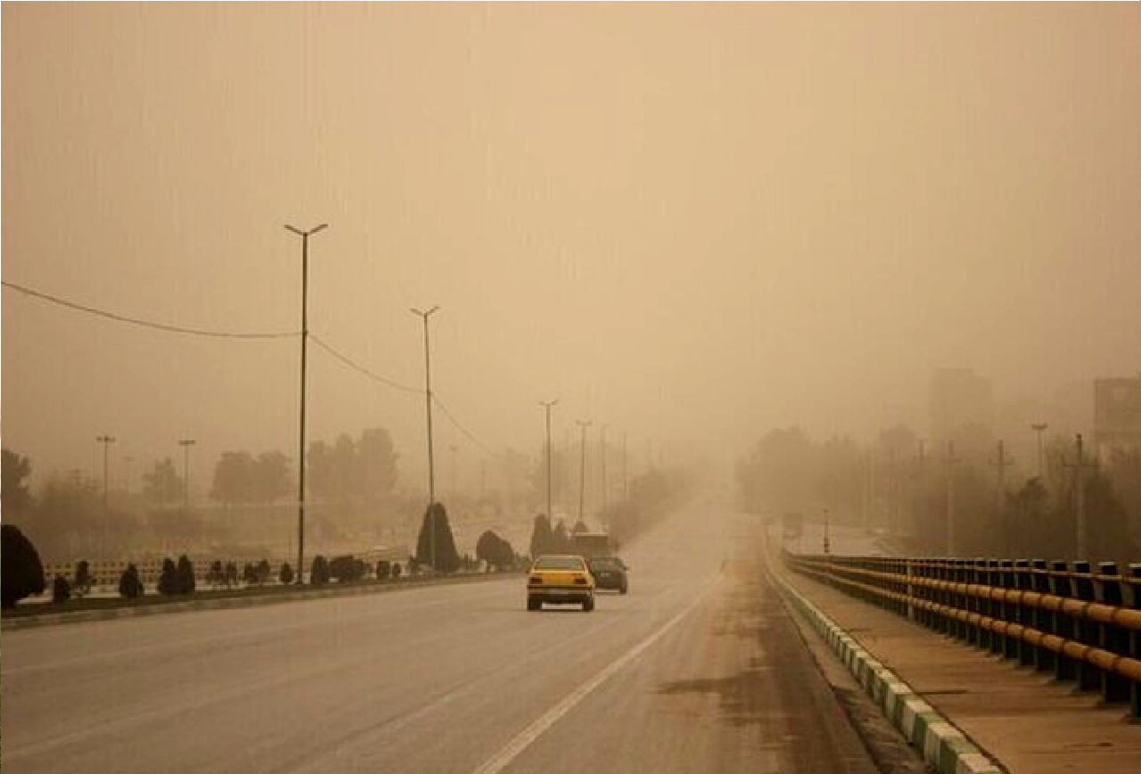 سرعت طوفان در این استان به بیش از ۱۰۰ کیلومتر در ساعت رسید