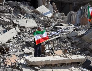 معماریِ اقتصاد ایران در پسا‌جنگ | پازوکی: از حاکمیت تفکرهای تندرو بر نظام تصمیم‌گیری اقتصادی نگرانم | نیاز به جذب سرمایه ایرانیان خارج از کشور داریم