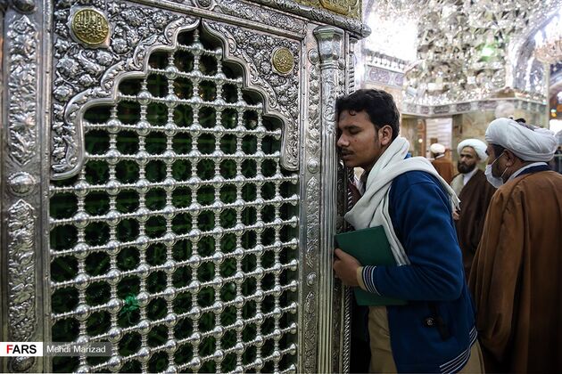 ضدعفونی کردن حرم حضرت فاطمه معصومه(س)