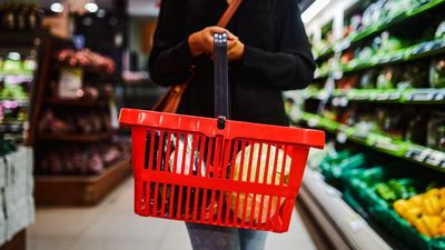 هزینه‌های یک «زندگی معمولی»؛ با حداقل حقوق در ماه چقدر می‌توان دوام آورد؟ 