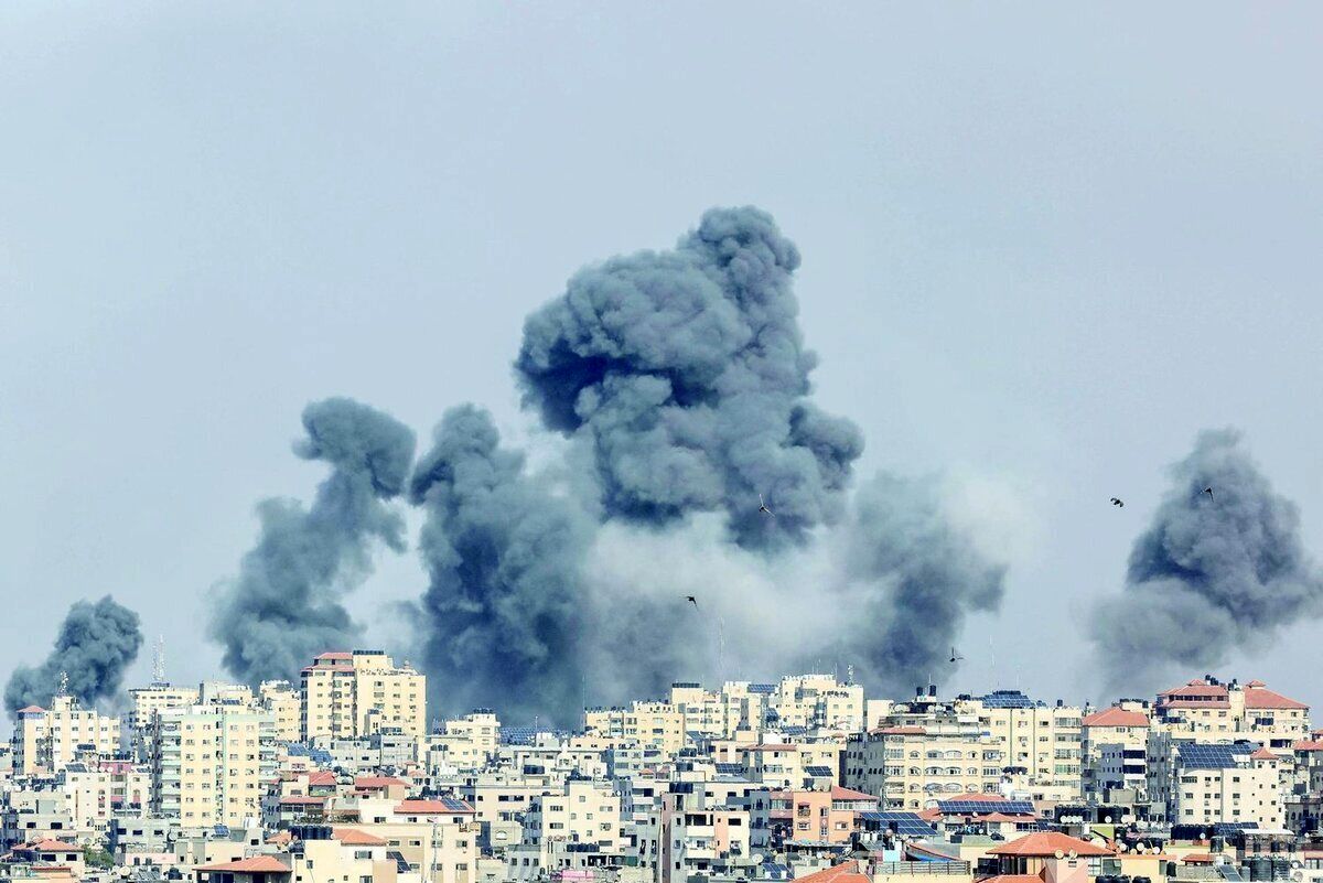  تخریب یک برج در غزه/ حمله گسترده جنگنده‌های اسرائیل 
