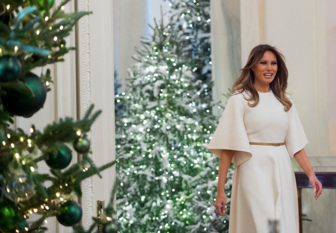 جنجال جدید بر سر عکس کریسمسی همسر ترامپ + عکس