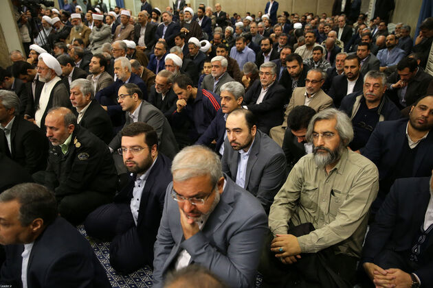 تصاویر دیدار مسئولان نظام، مهمانان کنفرانس وحدت و سفرای کشورهای اسلامی با رهبری