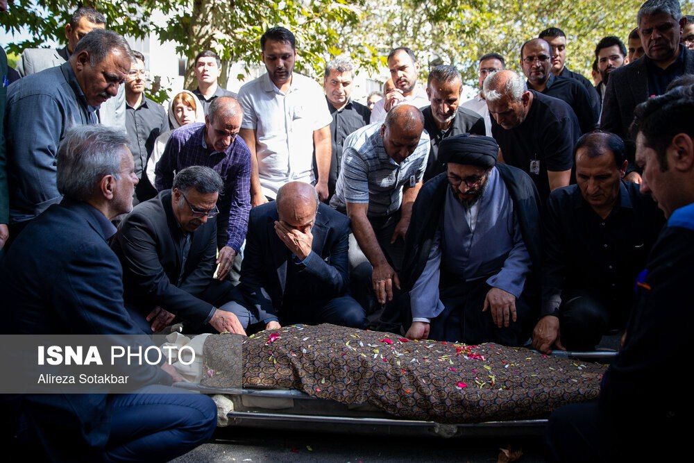 تصاویری از مراسم تشییع پیکر دانشجوی فقید دانشگاه تهران
