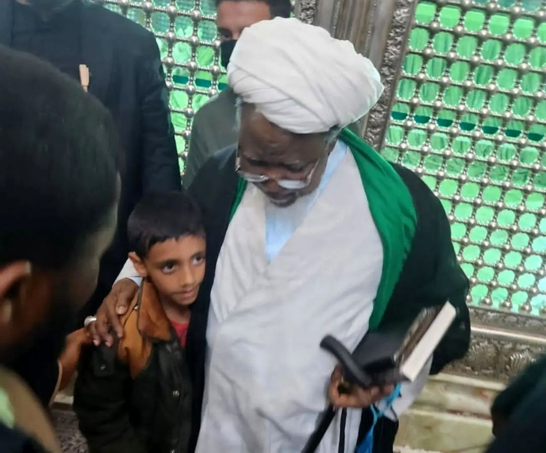 حضور شیخ زکزاکی، رهبر شیعیان نیجریه در حرم امام خمینی +عکس 