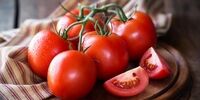 این افراد گوجه فرنگی خورند!

