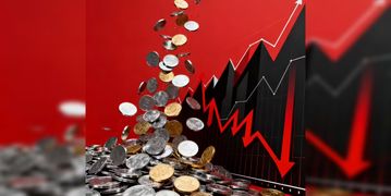 غرق‌شدن بازار کریپتو در دریای قرمز | بیت‌کوین تا مرز ۶۸ هزار دلار عقب نشست | اتریوم و ریپل زیر ضرب رفتند