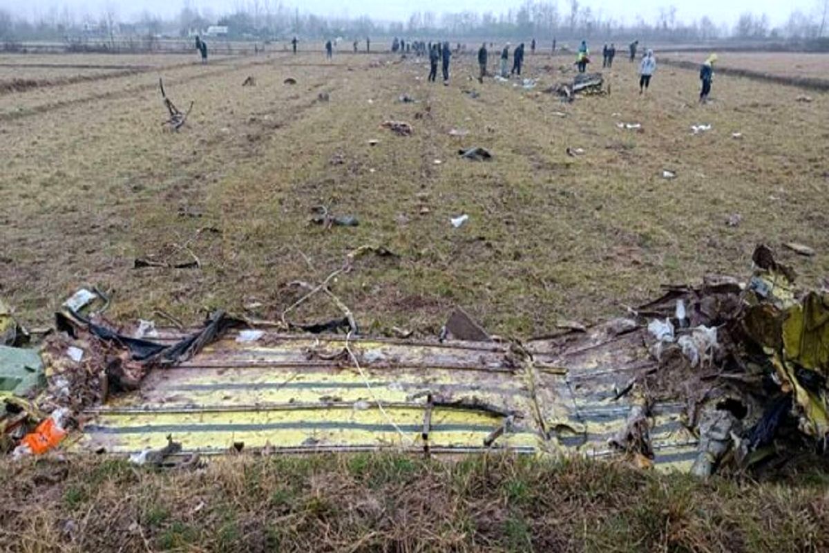 سقوط یک هواپیمای سبک/ ۲ نفر جان باختند