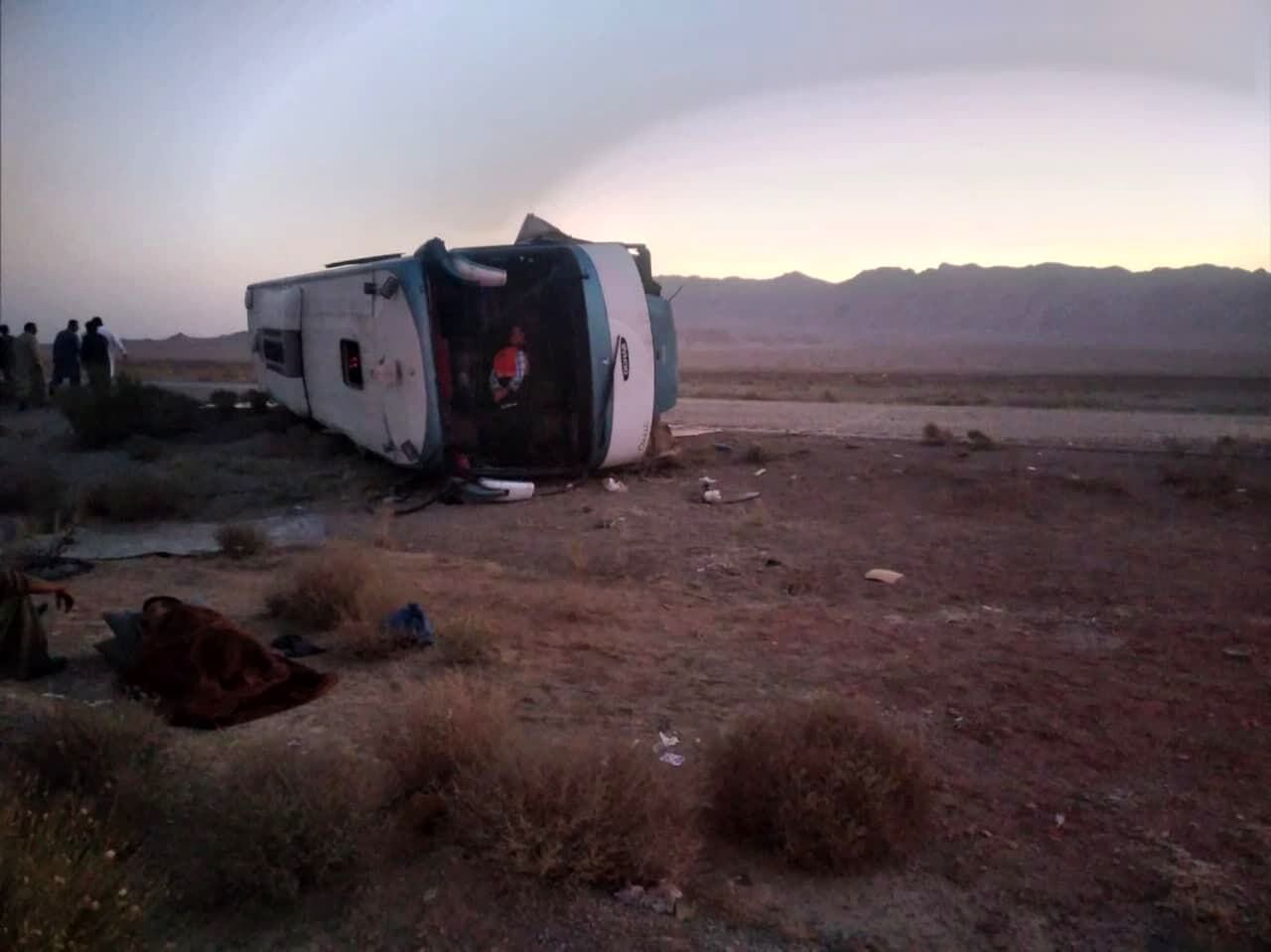 واژگونی مرگبار یک اتوبوس در قزوین/ 5 نفر کشته شدند
