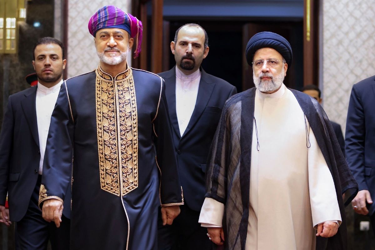 لباس ویژه سلطان عمان در مهمانی شام رئیسی+ تصاویر

